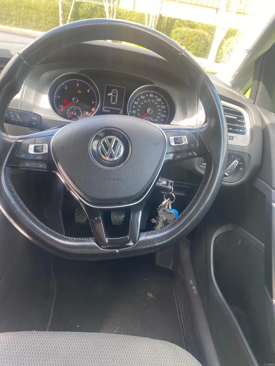 Volkswagen Golf 1.6 TDI SE 105PS - Image 3