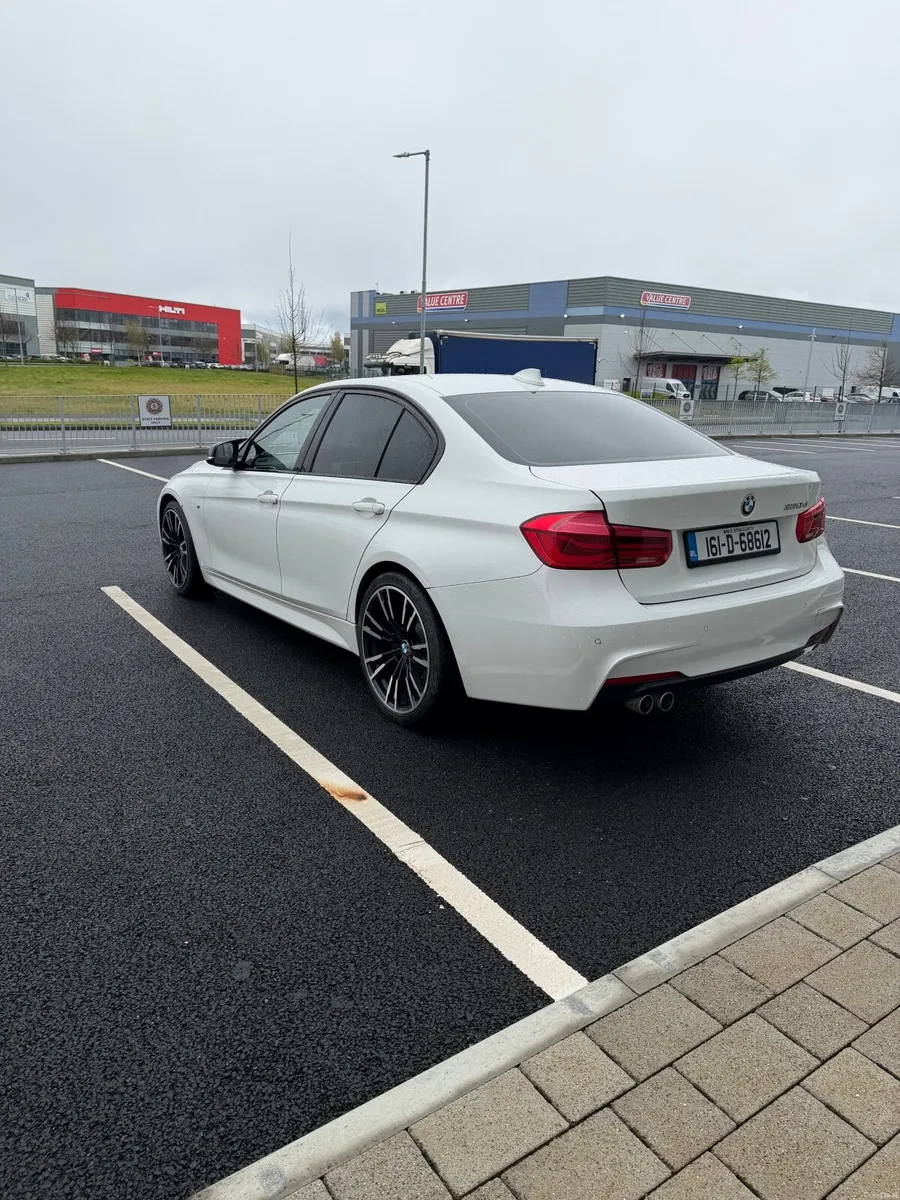 BMW 3-Series 2016 - Image 2