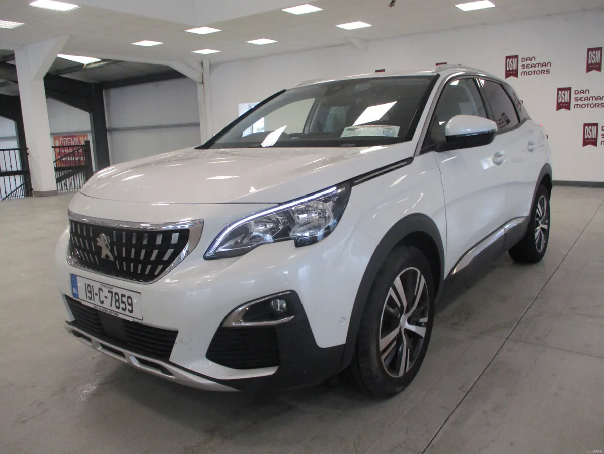 Peugeot 3008 PETROL ALLURE 2019 - Image 4