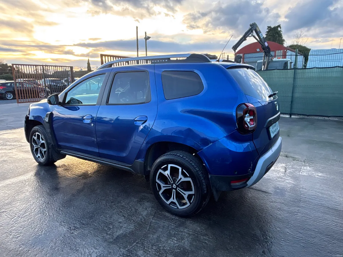 201 Dacia Duster Light Side Damage - Image 4