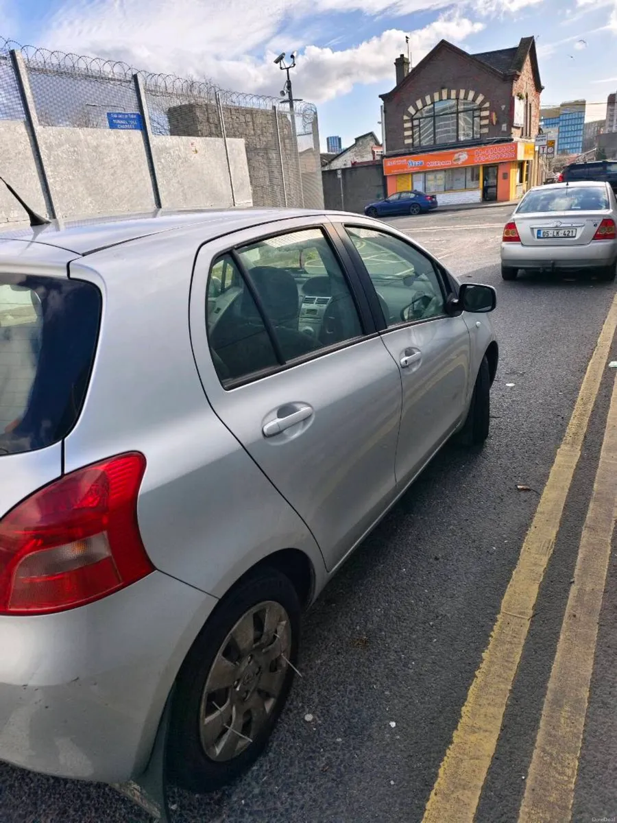 Toyota yaris - Image 4