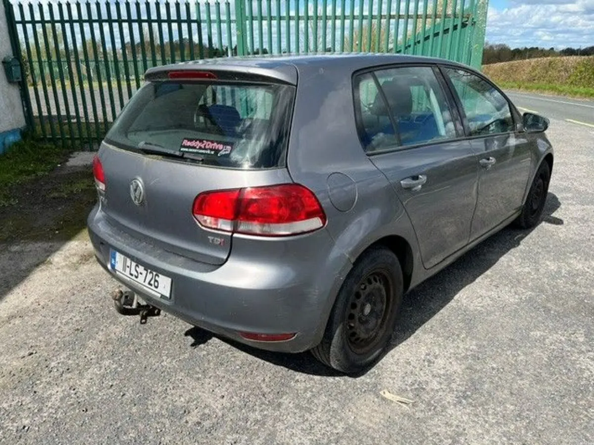 Volkswagen Golf 2011 - Image 2