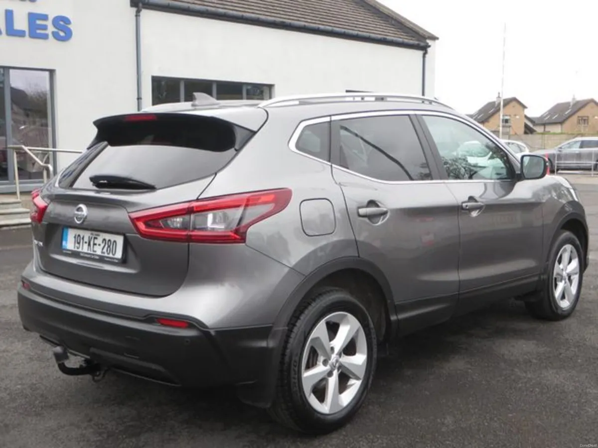Nissan Qashqai 1.5 DCI , Panoramic Sunroof , Rever - Image 3