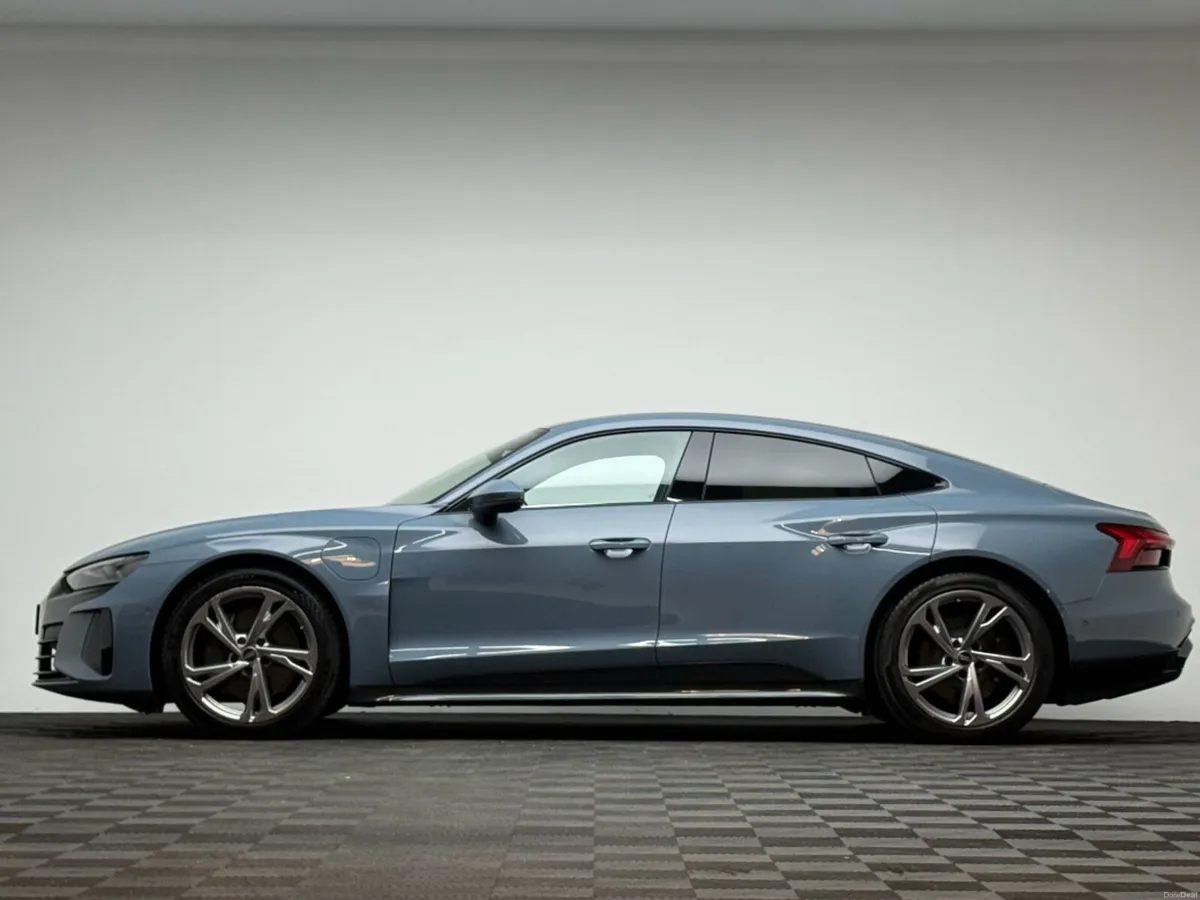 Audi e-tron GT GT 522HP QUATTRO *PAN ROOF* - Image 4