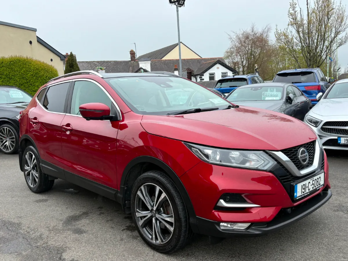 Nissan Qashqai 1.5 DSL SV Premium SS Part LEA - Image 3