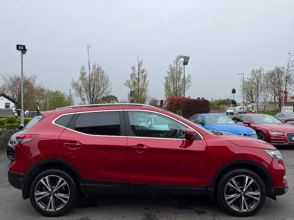 Nissan Qashqai 1.5 DSL SV Premium SS Part LEA - Image 4