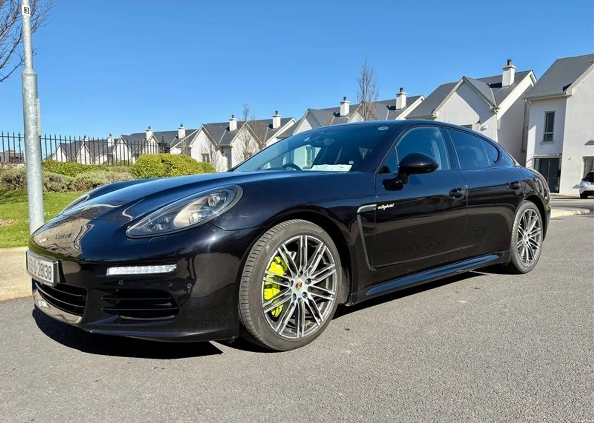 152 Porsche Panamera S -Hybrid – High Spec - Image 3