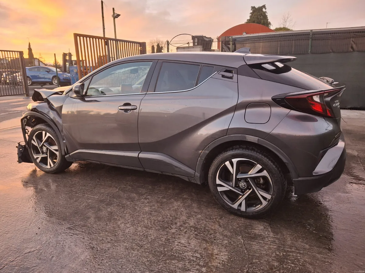 231 Toyota CHR Hybrid Automatic - Image 4