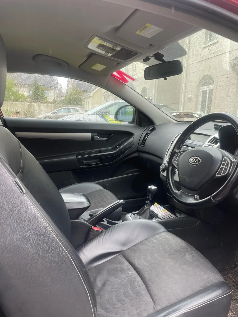 2010 Kia Pro Ceed - Image 3