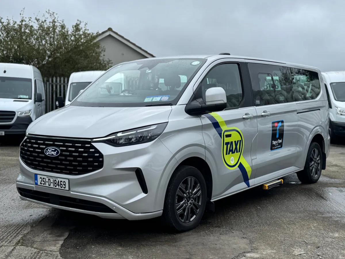 FORD TOURNEO CUSTOM TITANIUM “TAX&NCT” 2025 - Image 2
