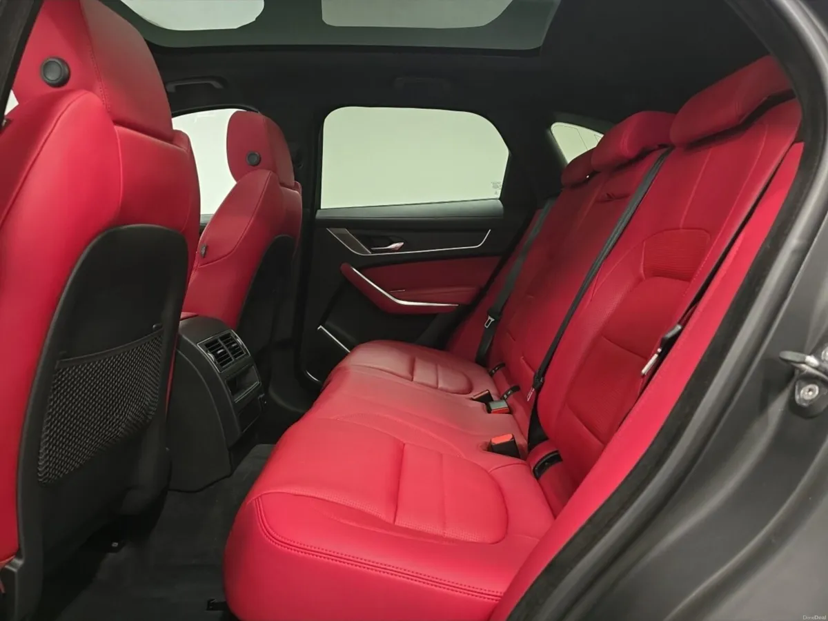 Jaguar F-pace F-Pace Estate Special Editions R-Dyn - Image 4
