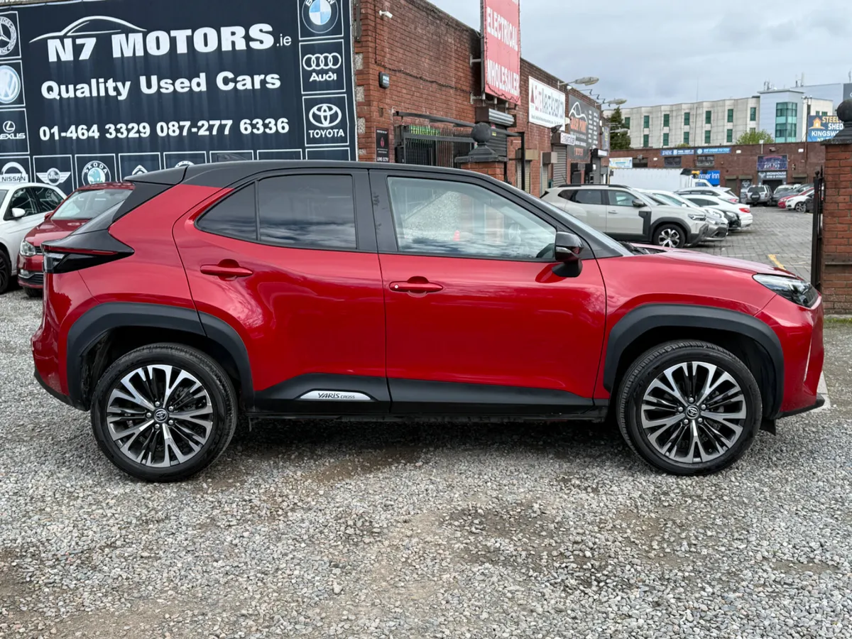 2024 Toyota Yaris Cross 1.5 HYBRID SOL - Image 2