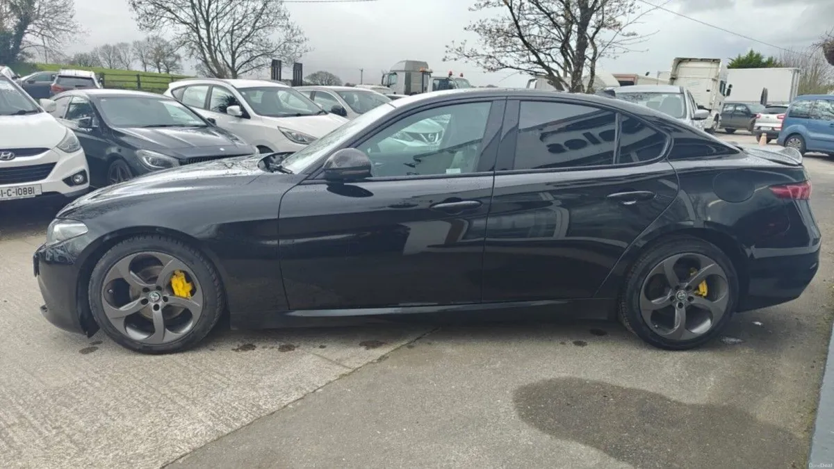 Alfa Romeo Giulia 2.2l JTD 160hp Speciale Auto - Image 4