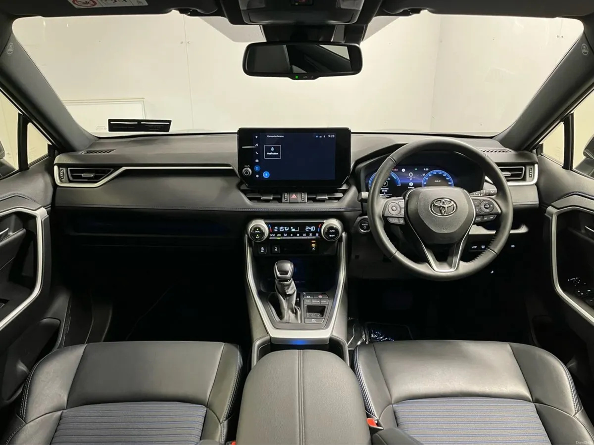 Toyota RAV4 Sport 2.5 Hybrid Sport - Reversing Cam - Image 4