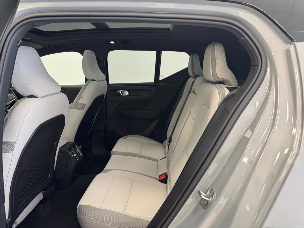 Volvo ex40 electric - Image 5