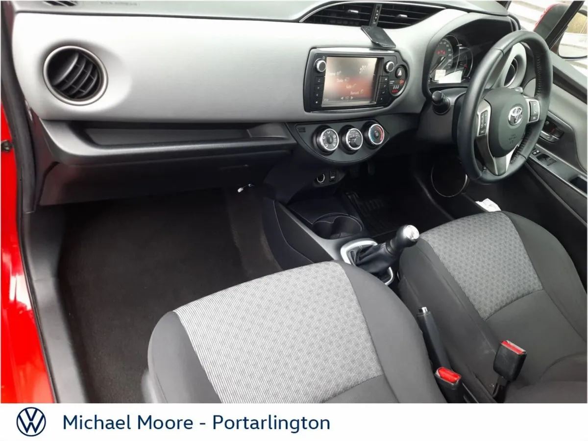 Toyota Yaris 1.0 VVT-i 5Dr Luna - Image 4