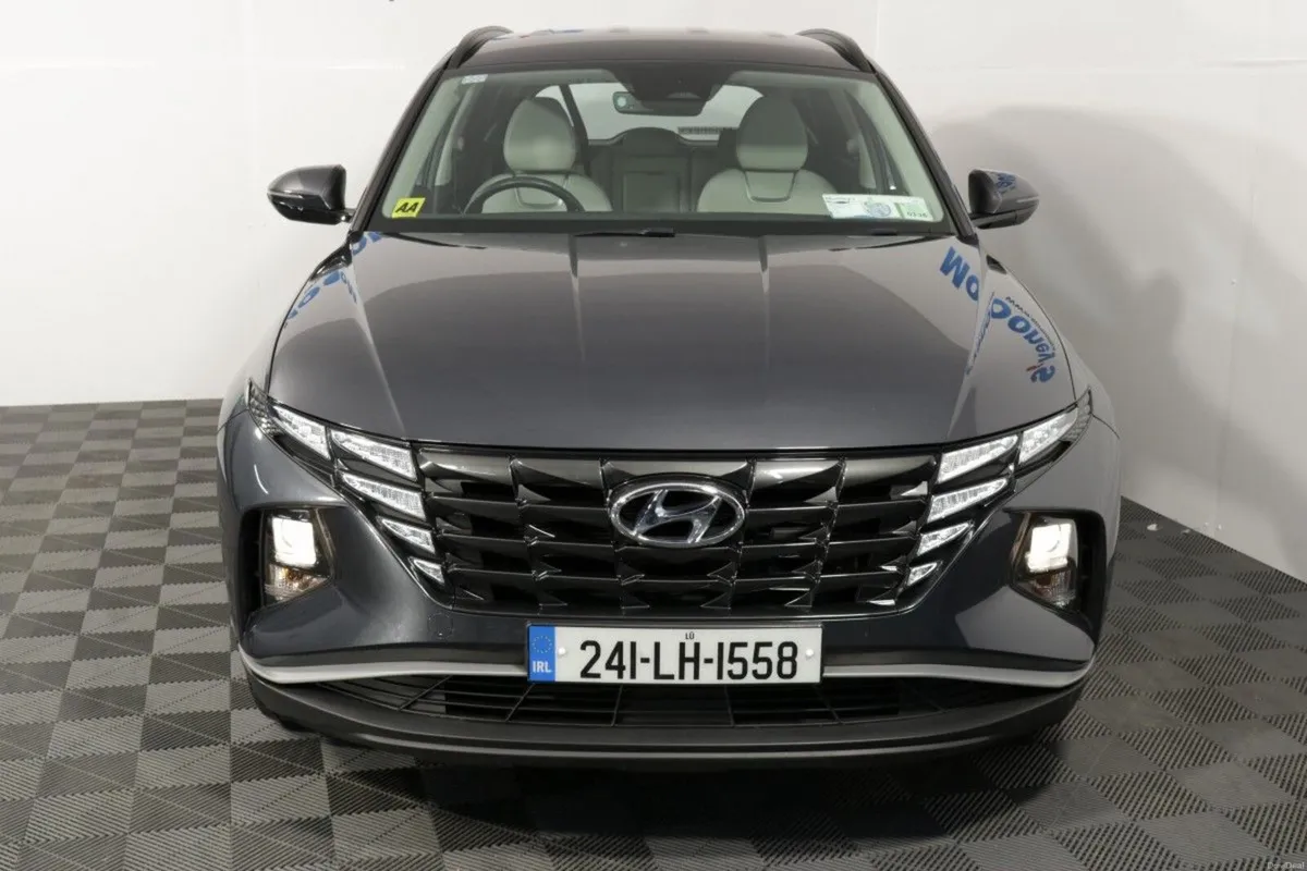 Hyundai Tucson 2WD Executive HEV Auto - Image 2