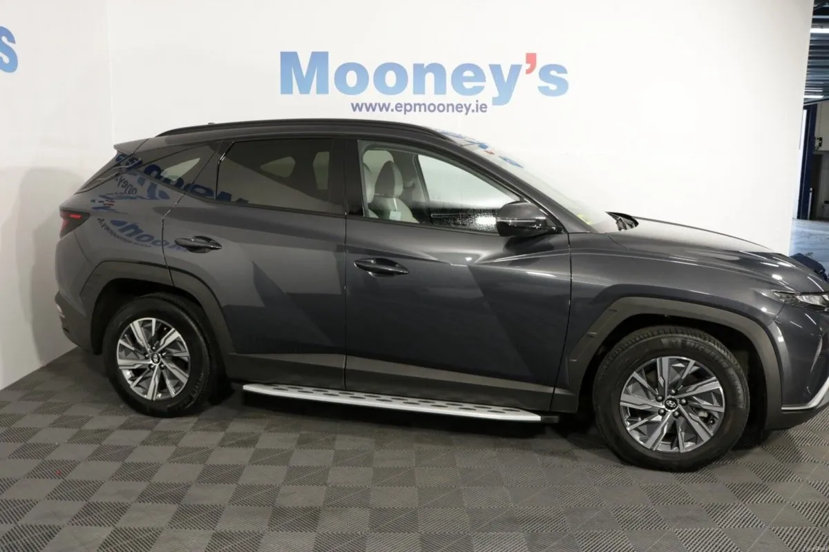 Hyundai Tucson 2WD Executive HEV Auto - Image 3
