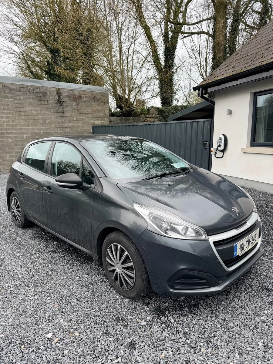 Peugeot 208 1.2L 2016 - Image 2