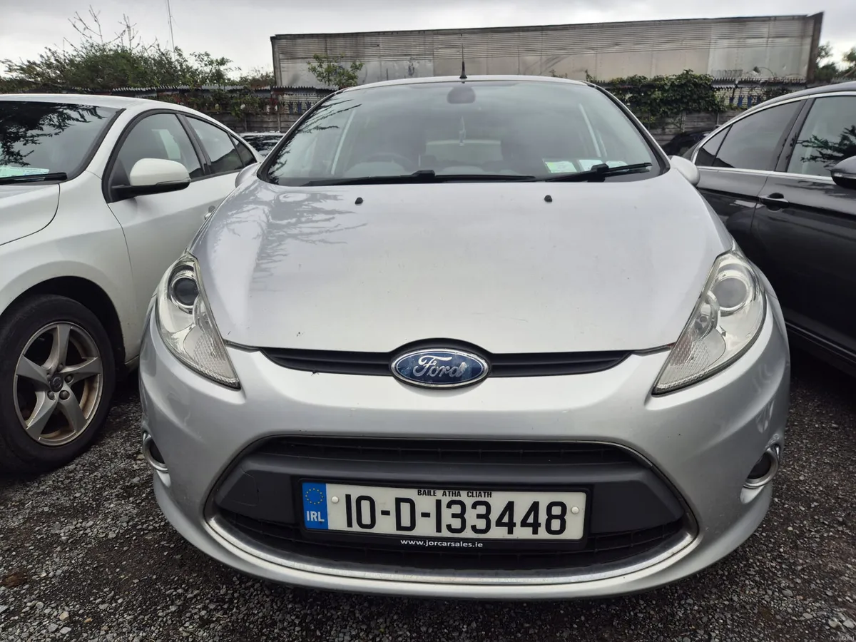 Ford Fiesta 2010 - Image 2