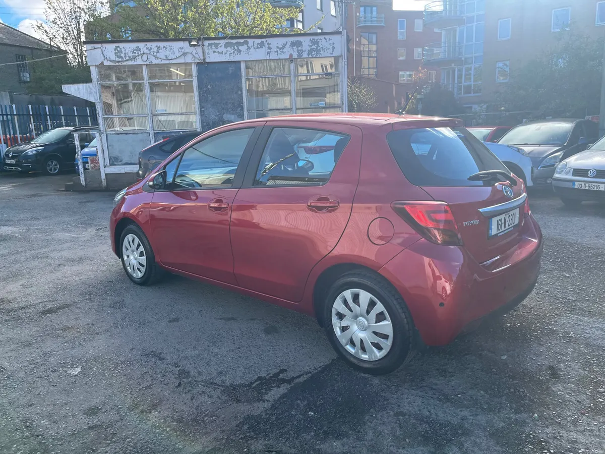 Toyota Yaris 2016 HYBRID, AUTOMATIC, LOW MILEAGE - Image 3