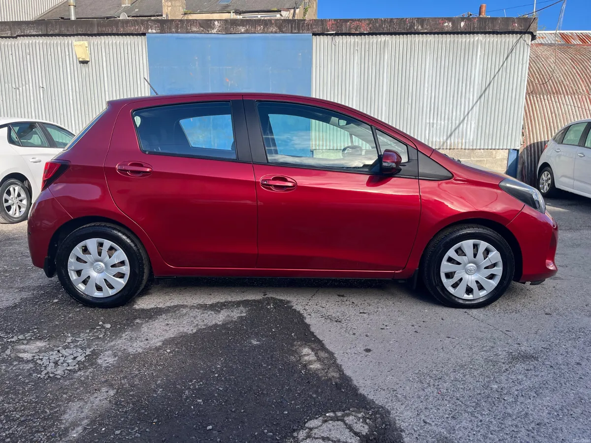 Toyota Yaris 2016 HYBRID, AUTOMATIC, LOW MILEAGE - Image 2
