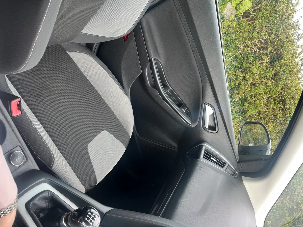 Ford Focus 2013 - Image 4