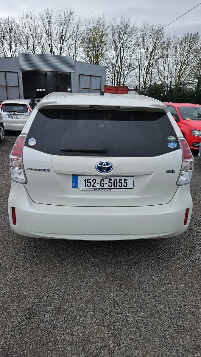 Toyota Prius Alpha  push start  56000 km - Image 4