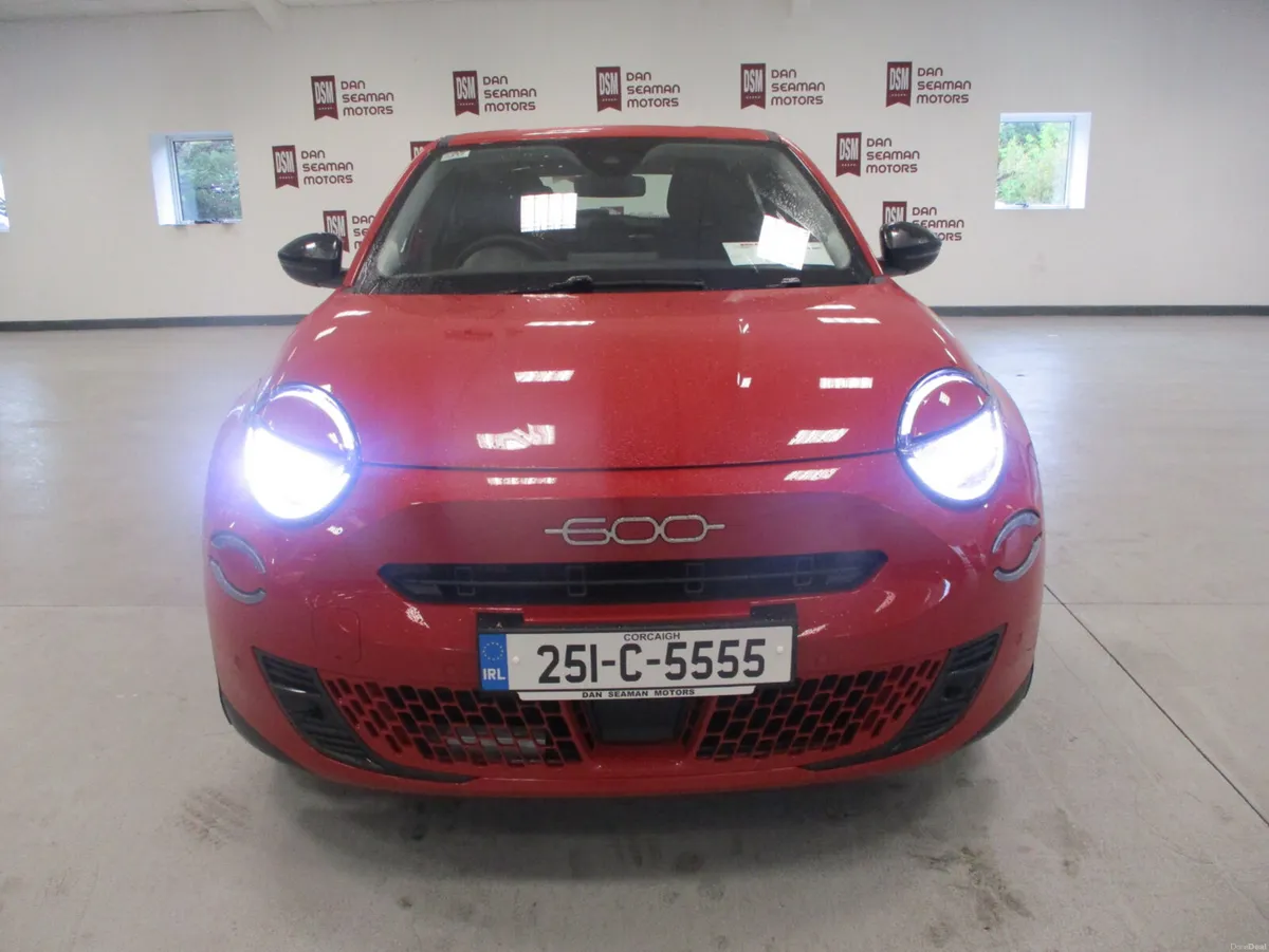 Fiat 600 DOLCE VITA 1.2 MHEV HYBRID AUTO 2025 - Image 4