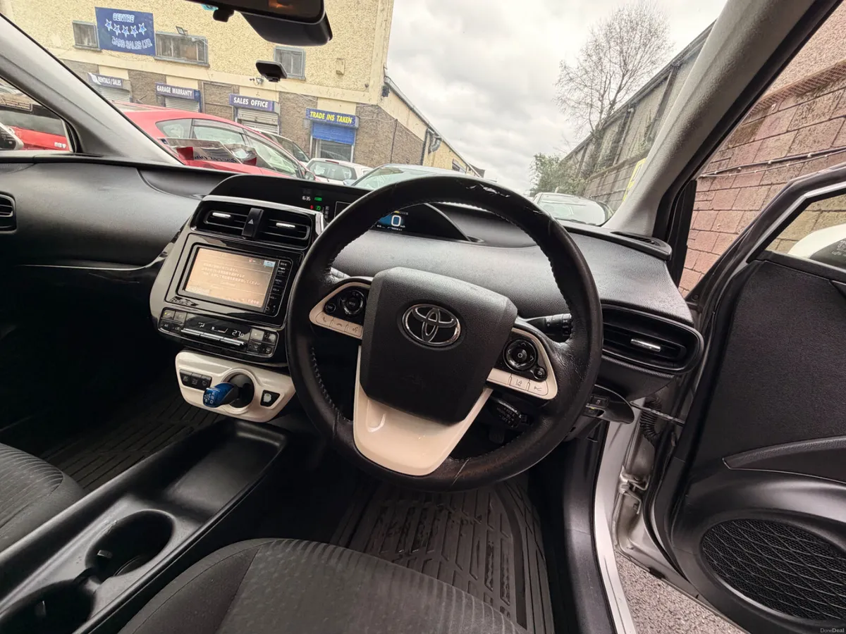 Toyota Prius 2016 With fresh NCT - Image 4