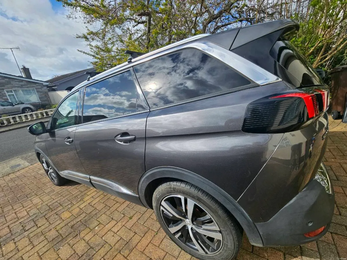 Peugeot 5008 -ALLURE 1.5 L Diesel - Image 4