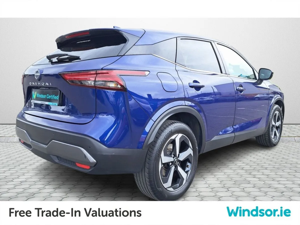 Nissan Qashqai 1.3 SV PREMIUM CVT €3000 Scrappage - Image 3