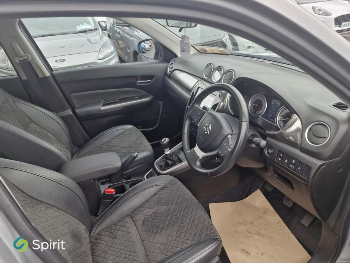 Suzuki Vitara 1.4 Hybrid SZ4 MT - Image 4