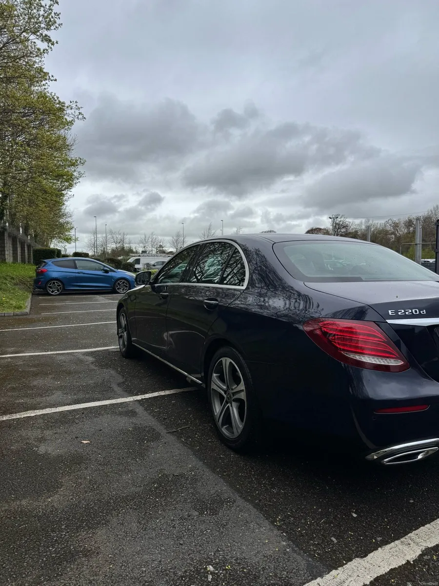 Mercedes E220d - Image 4