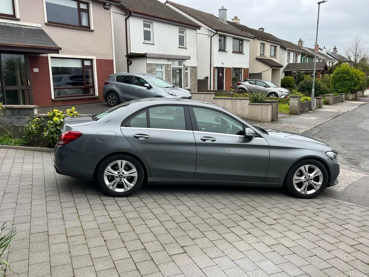 Mercedes c220 - Image 2