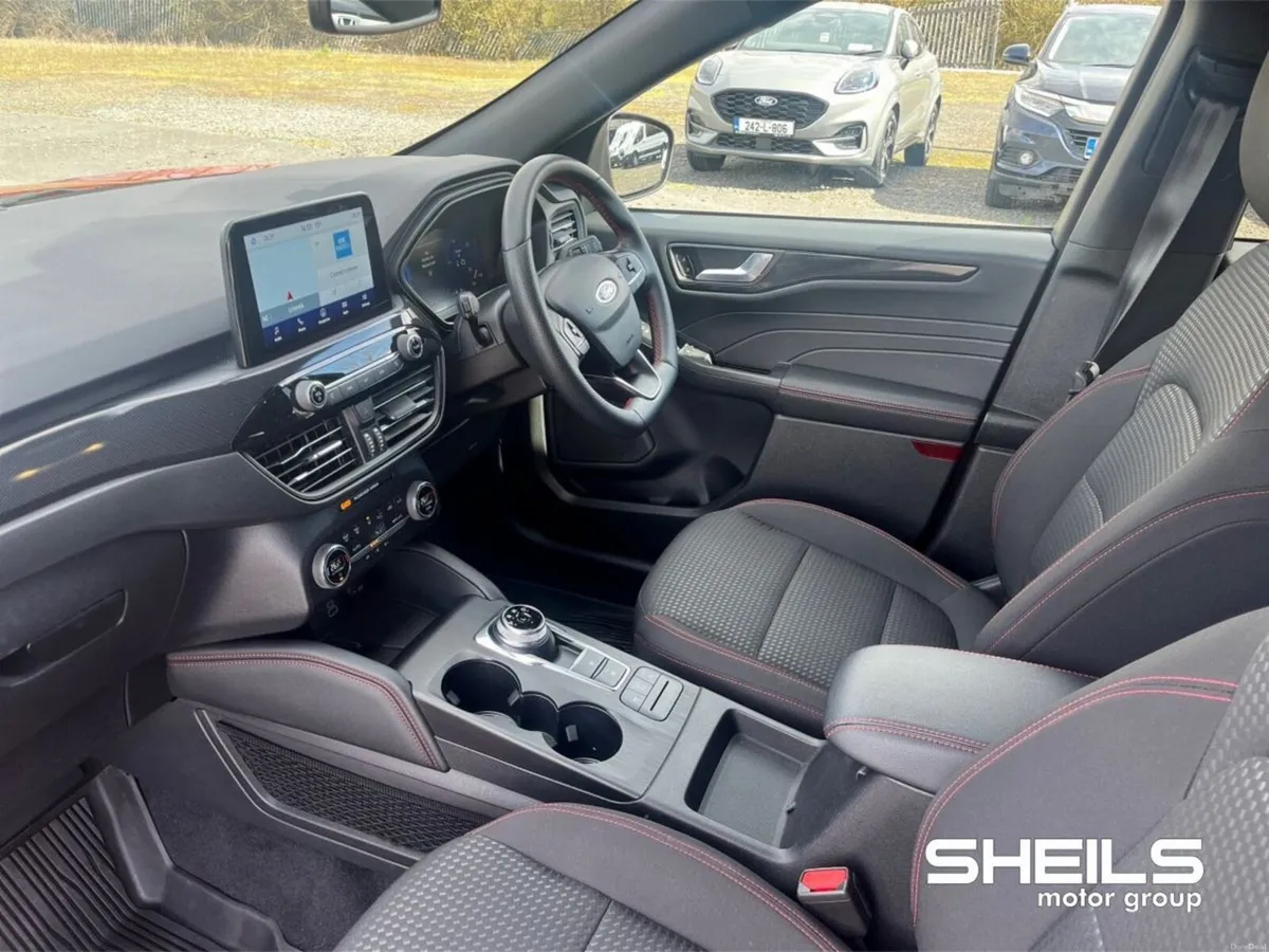 Ford Kuga 2.5 Duratec 190PS FHEV ST-Line Auto - Image 4