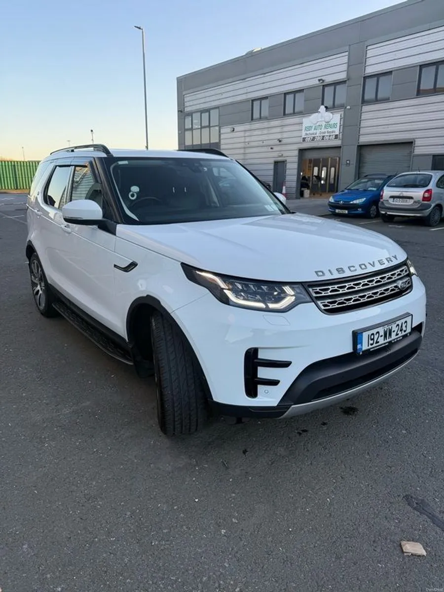 2019 Land Rover Discovery - Image 3