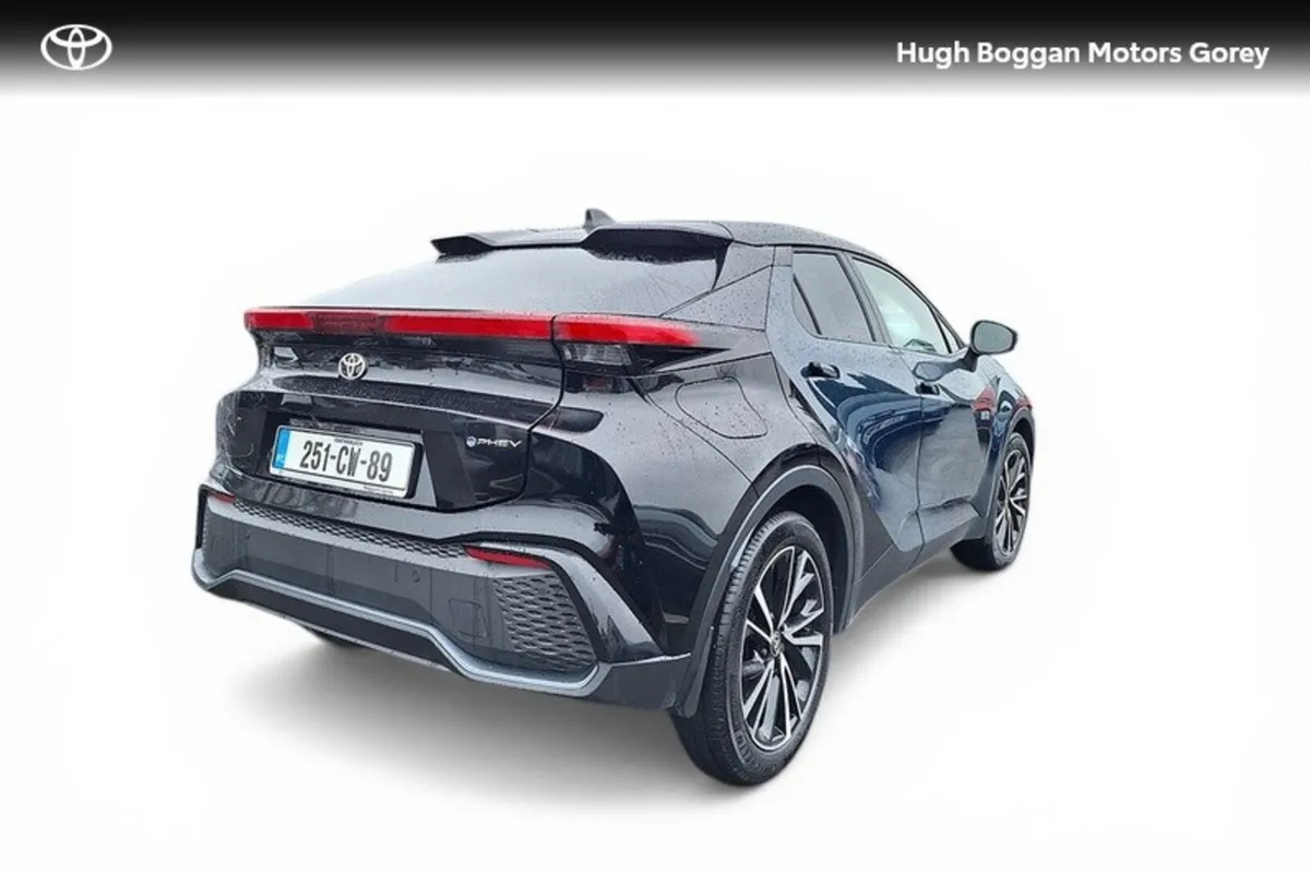 Toyota C-HR PHEV PREMIERE EDITION - Image 2