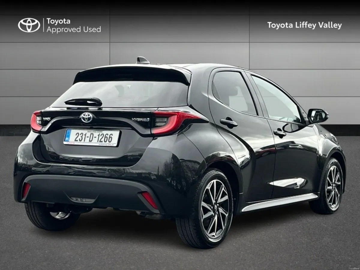 Toyota Yaris YARIS HYBRID LUNA SPORT - Image 2