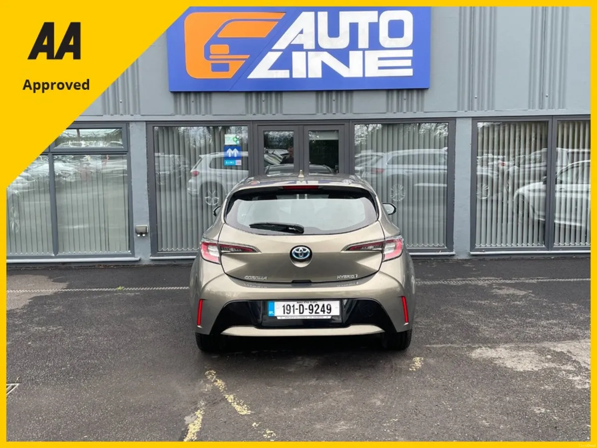 Toyota Corolla LUNA H/B 4DR AUTO HYBRID - Image 4