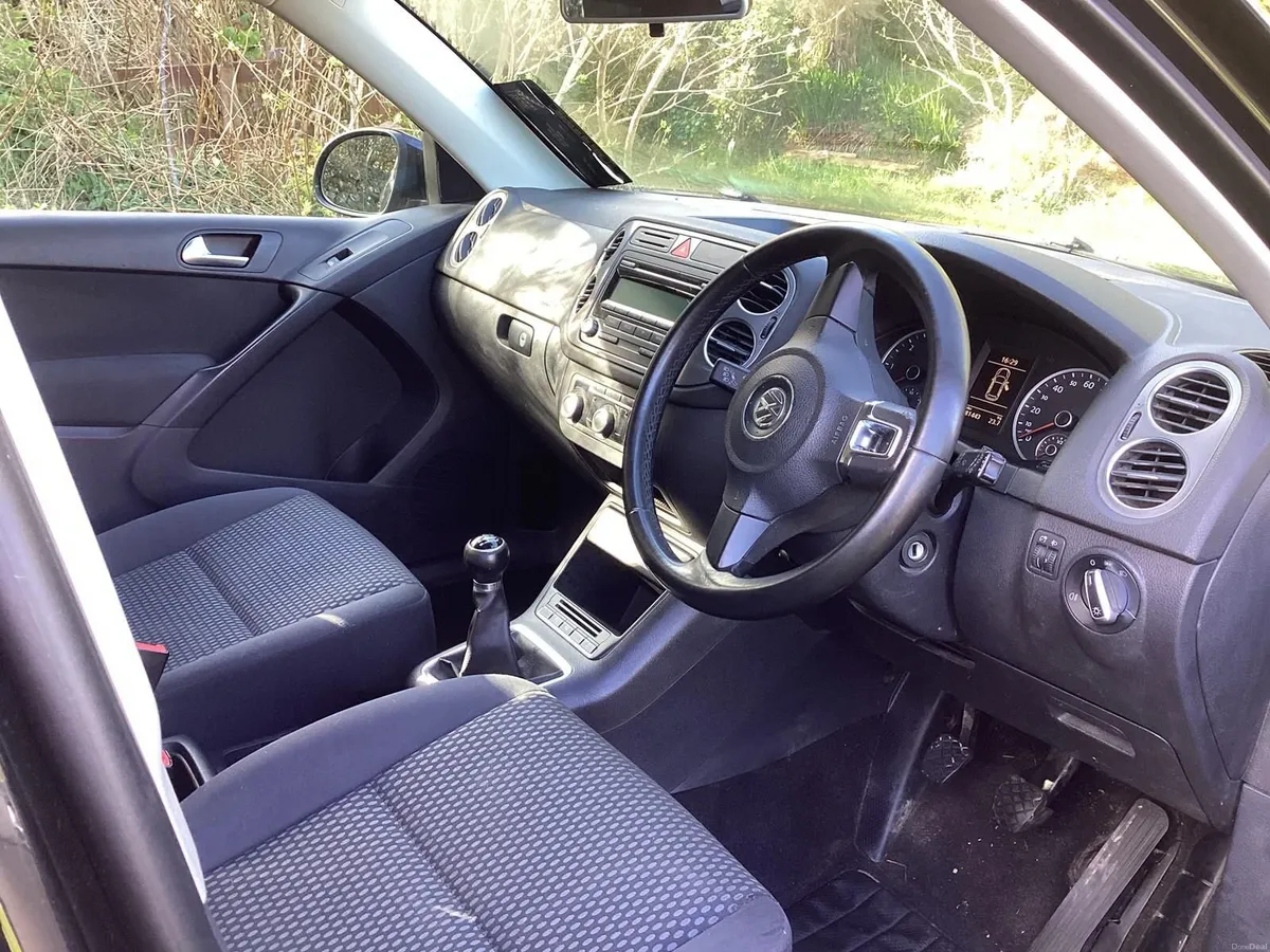 Volkswagen Tiguan 2011 - Image 3