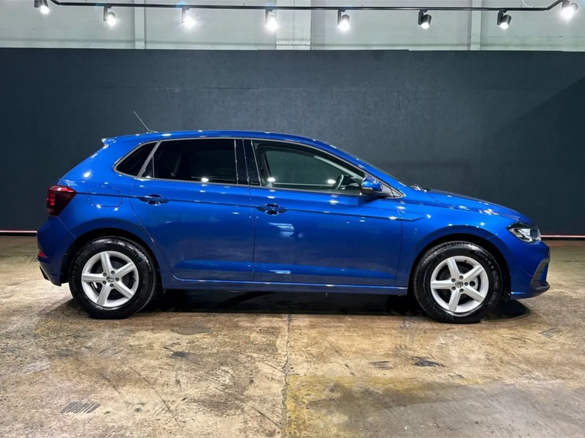 Volkswagen Polo 1.0 AUTOMATIC - FACTORY ALLOYS - P - Image 3