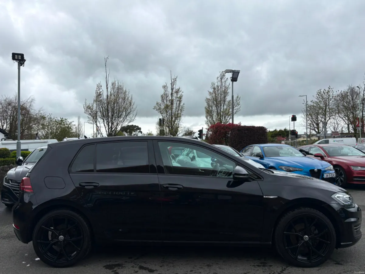 Volkswagen e-Golf 136PS 5DR Auto *Low Kils* - Image 4