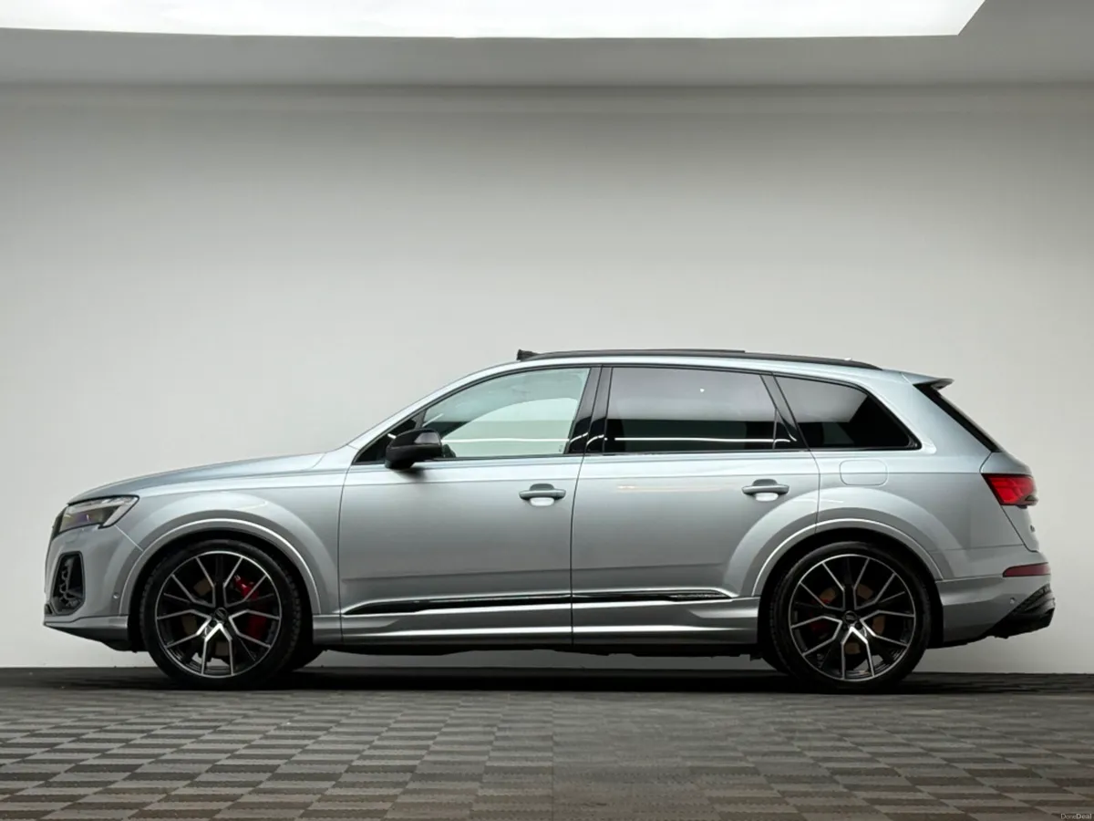 Audi Q7 COMPETITION S LINE 60 TFSI E 490HP - Image 4