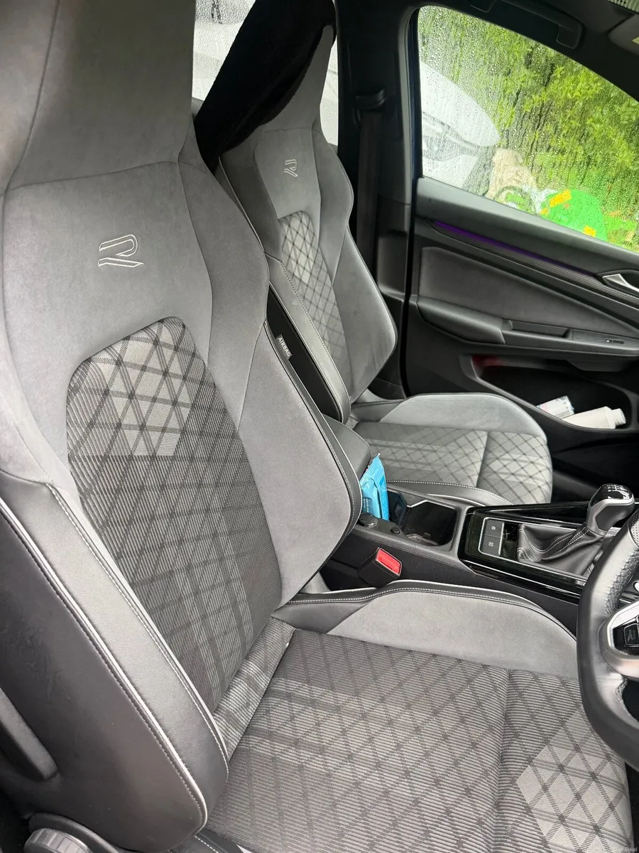 Volkswagen Golf 2024 - Image 3
