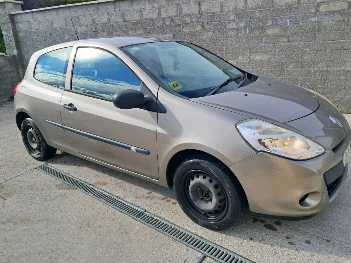 Renault Clio - Image 1