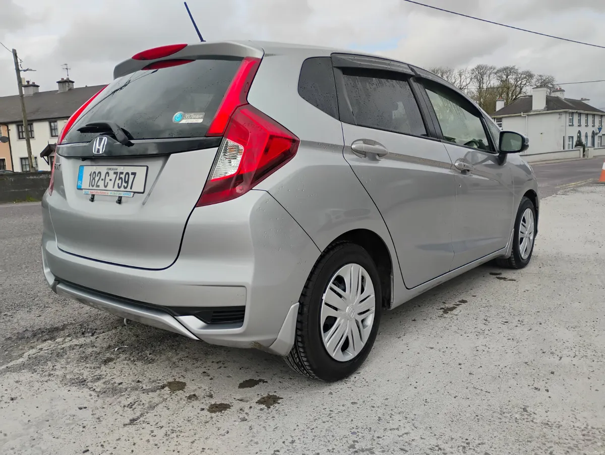 Honda Fit 2018 - Image 2
