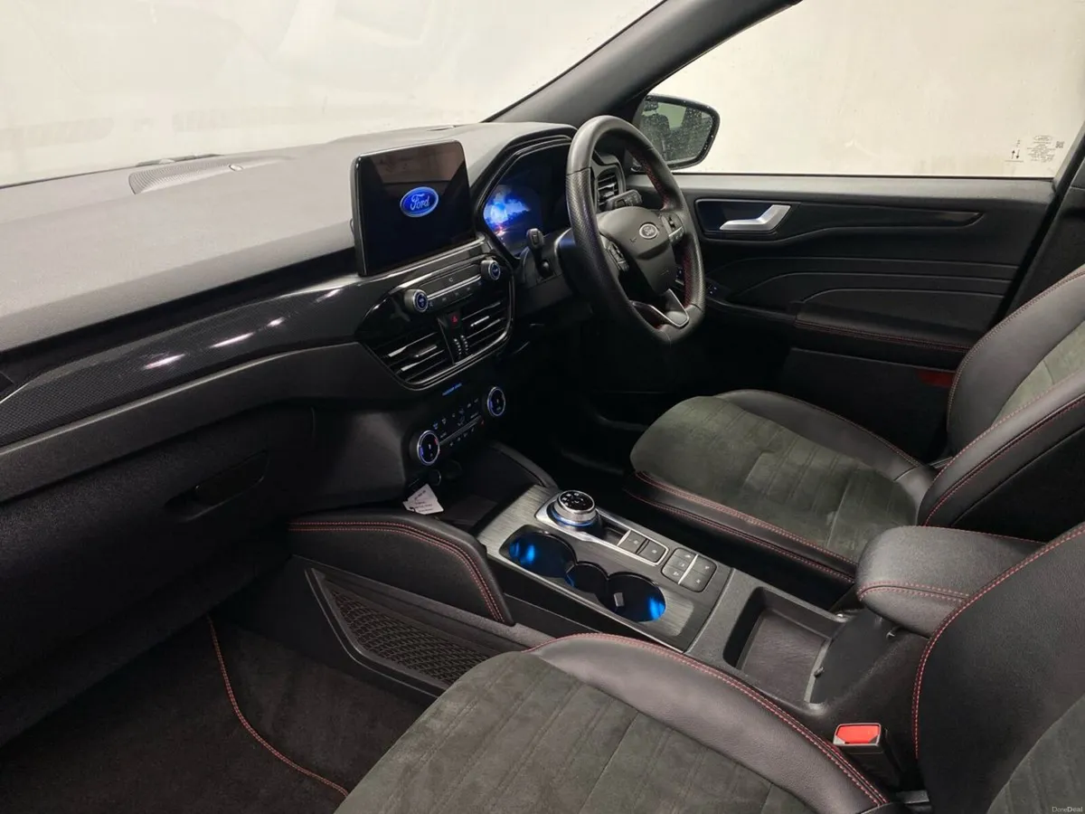 Ford Kuga 2.5 Duratec 225PS PHEV ST-Line X Auto - Image 3