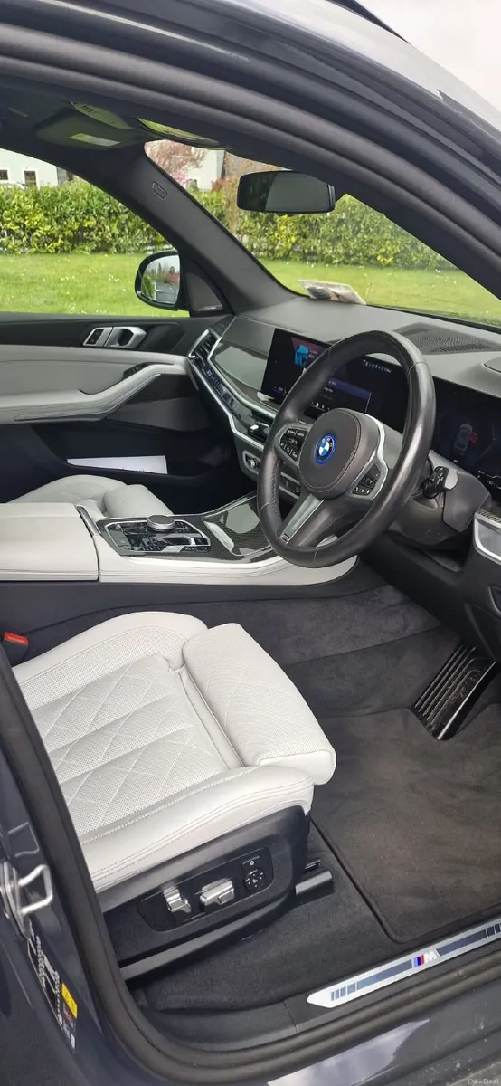 BMW X5 M SPORT XDRIVE50E X5MH - 2025 (251) - Image 2