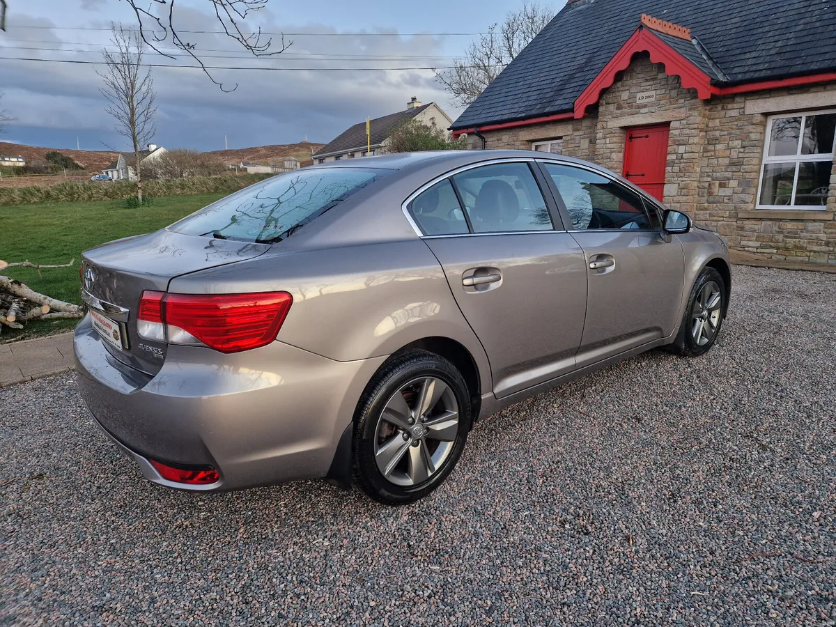 Toyota Avensis 2015 - Image 1